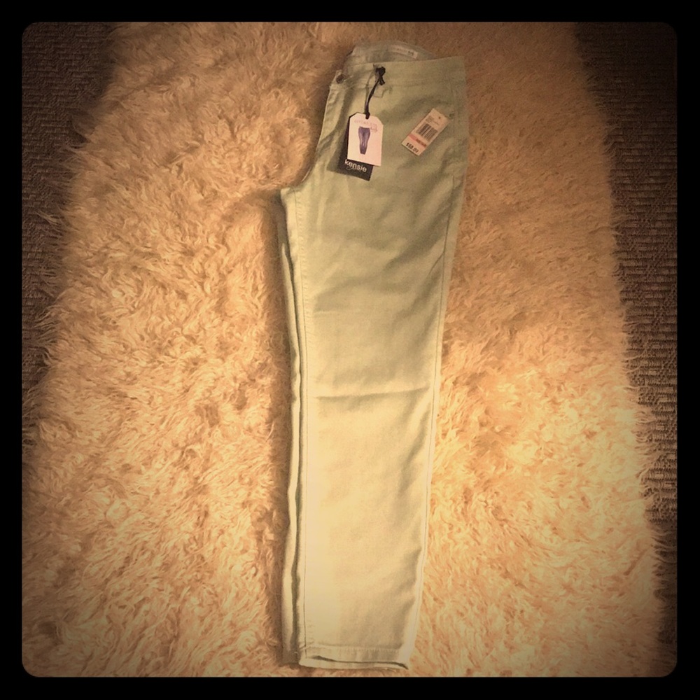 NWT Kensie Effortless Ankle Jeans